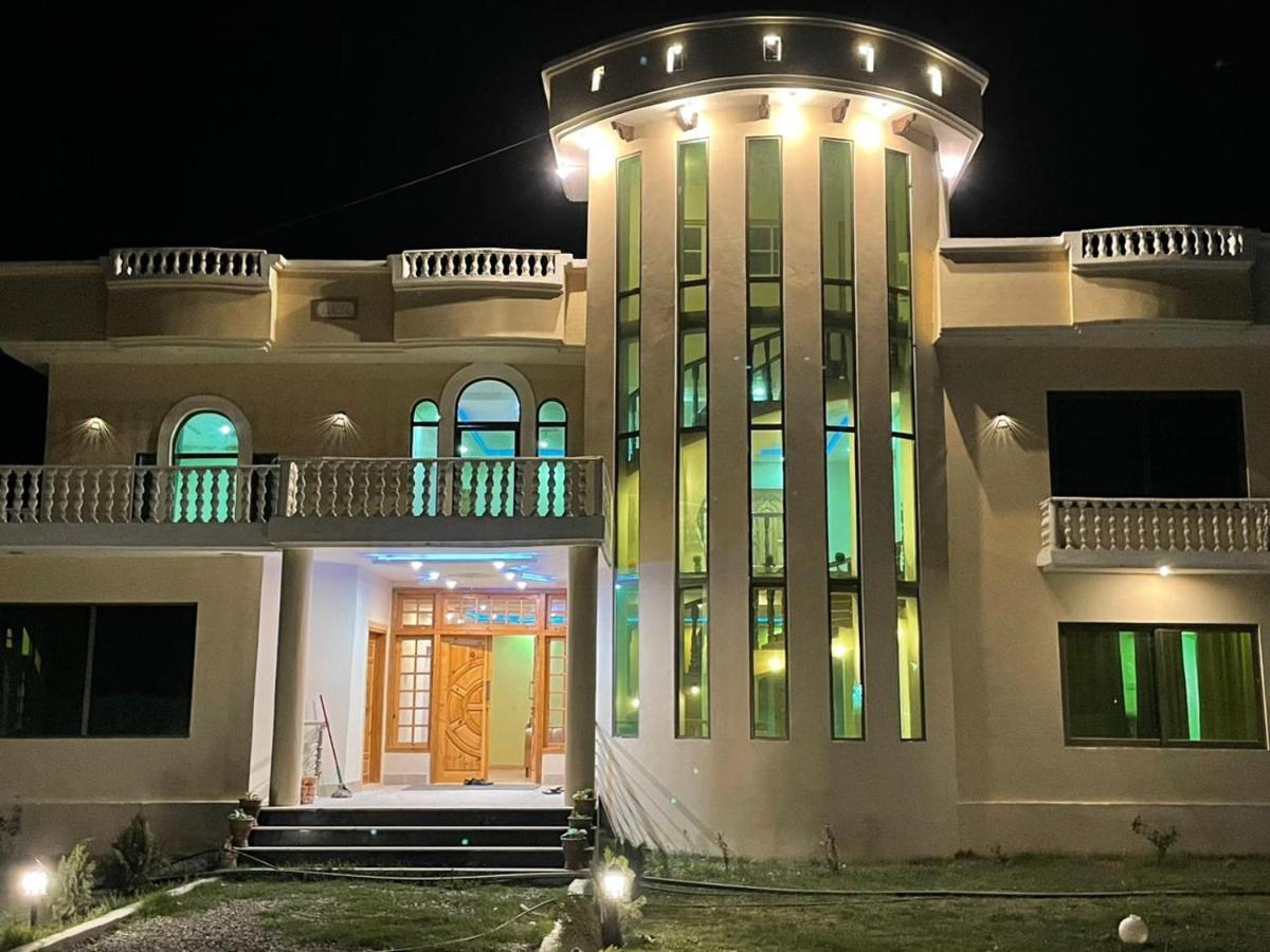 Skardu Saraye Hotel & Resort מראה חיצוני תמונה