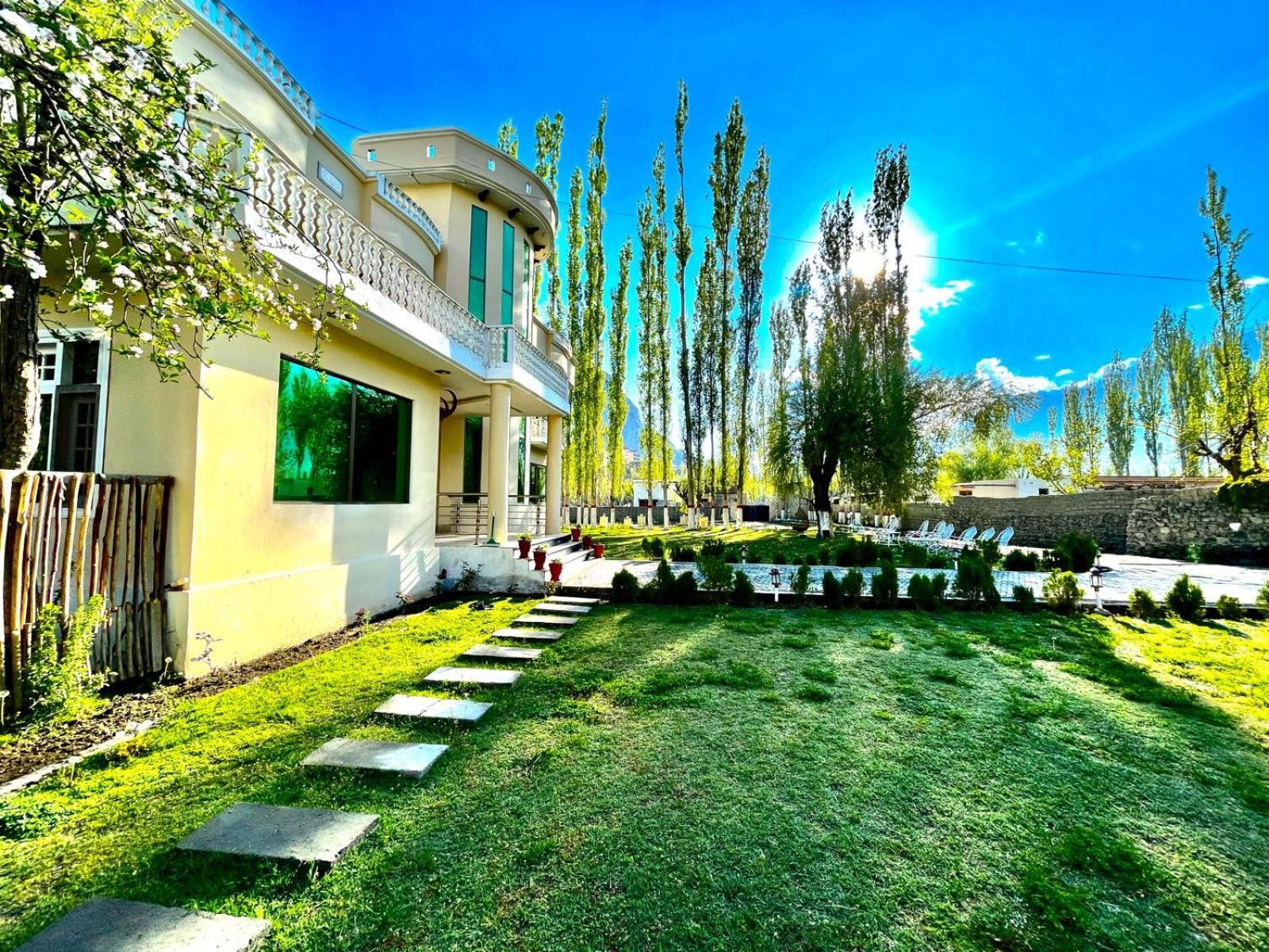 Skardu Saraye Hotel & Resort מראה חיצוני תמונה