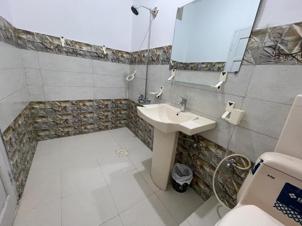 Skardu Saraye Hotel & Resort מראה חיצוני תמונה