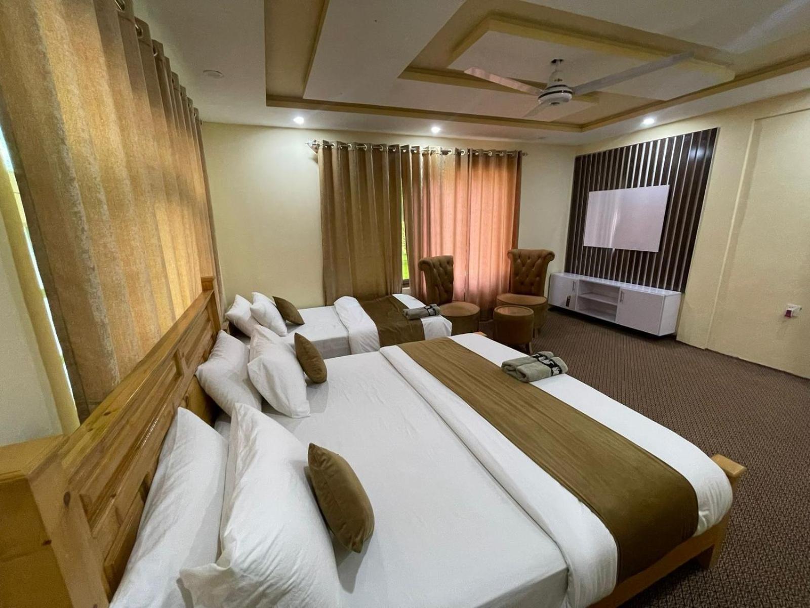 Skardu Saraye Hotel & Resort מראה חיצוני תמונה