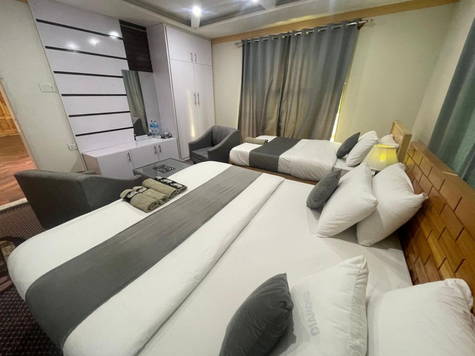 Skardu Saraye Hotel & Resort מראה חיצוני תמונה